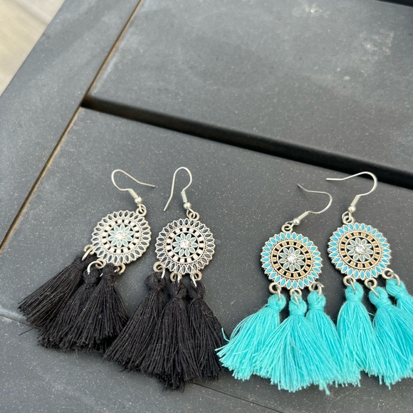 Black and teal pair of boho earrings - Picture 2 of 4